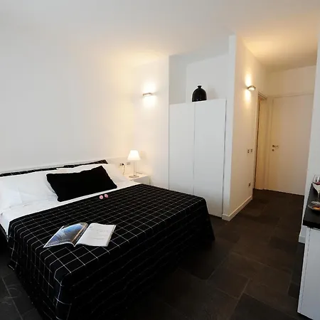 Sleeps 18 Air Con Villa