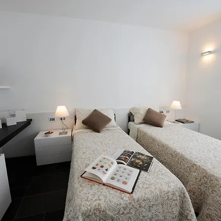Villa Sleeps 18 Air Con Menaggio