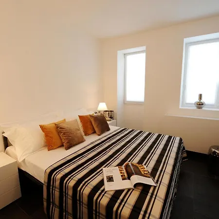 Sleeps 18 Air Con Villa