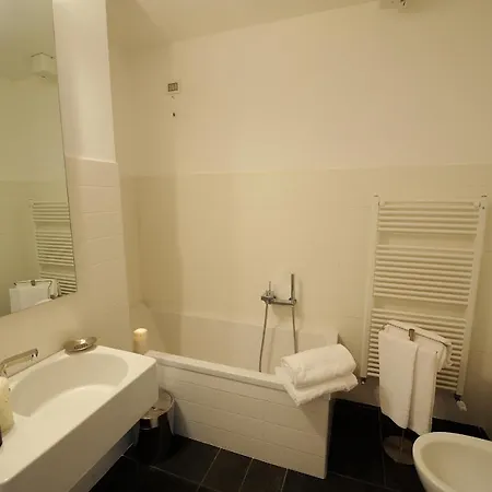 Villa Sleeps 18 Air Con Menaggio