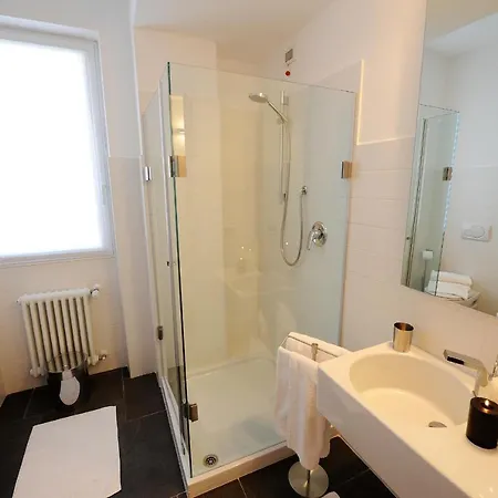 Sleeps 18 Air Con Villa *