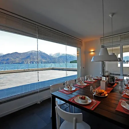 Sleeps 18 Air Con * Menaggio