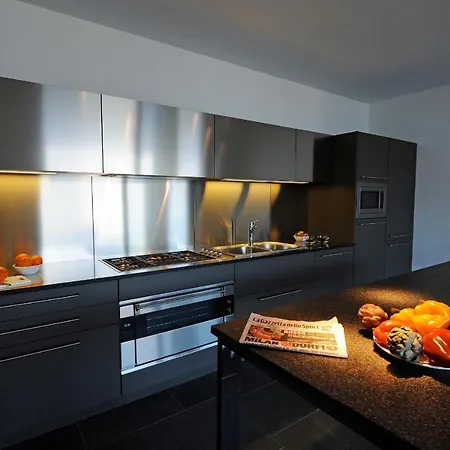 Villa Sleeps 18 Air Con Menaggio